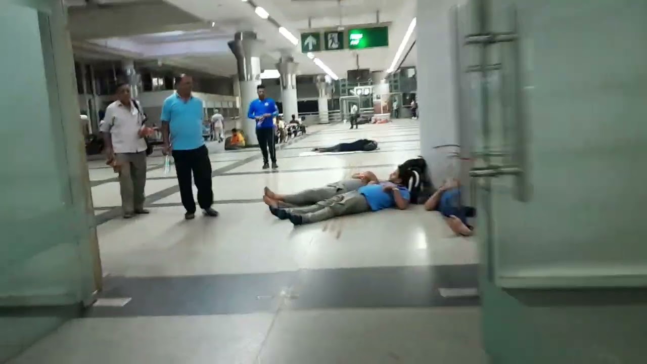 Kashmere Gare ISBT Delhi | Inside View | Metro Gate No. 7 NCR VLOG DELHI | Buss Adda