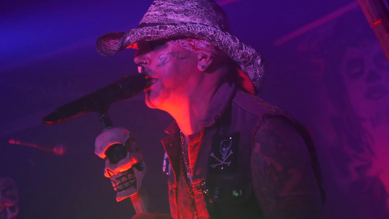 SANTA MUERTE - BackStage Pub 3/4
