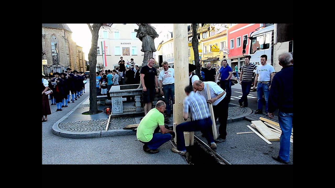 Maibaum aufstellen in Bad Leonfelden 2012