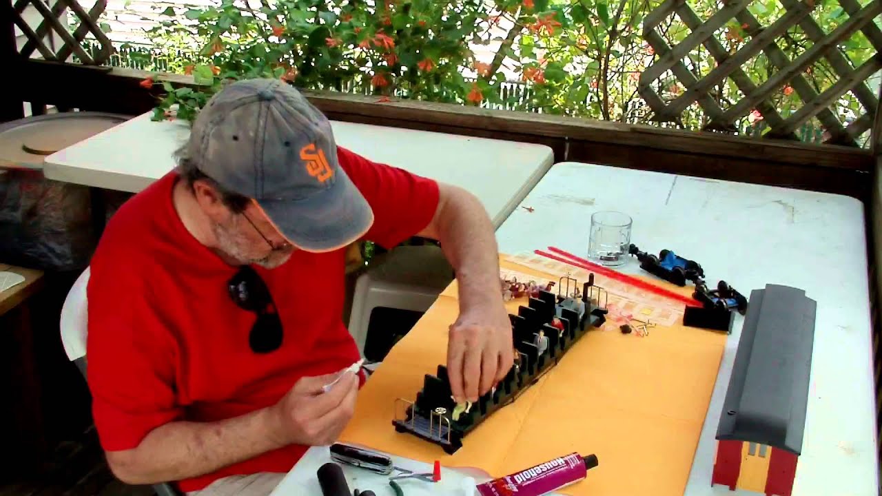 Repaint - Bachmann Coach Cars - Chapter 03