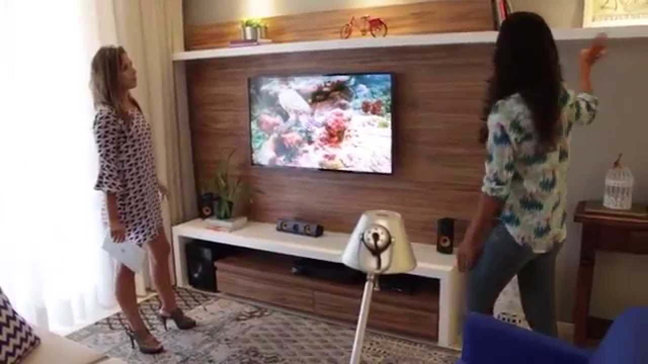 Pinceladas de Cor e muito Estilo em apartamento compacto