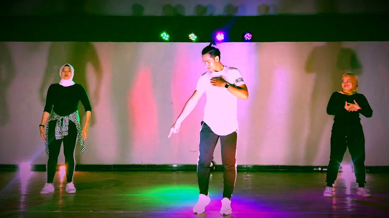 UNA VOLTA ANCORA ZUMBA CHOREO BY ZIN IJAN