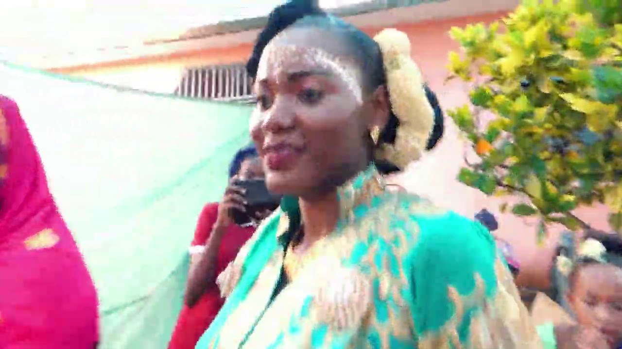 Entré Manzaraka_Ma jeunesse ya Kaweni Danses _Officiel 2020