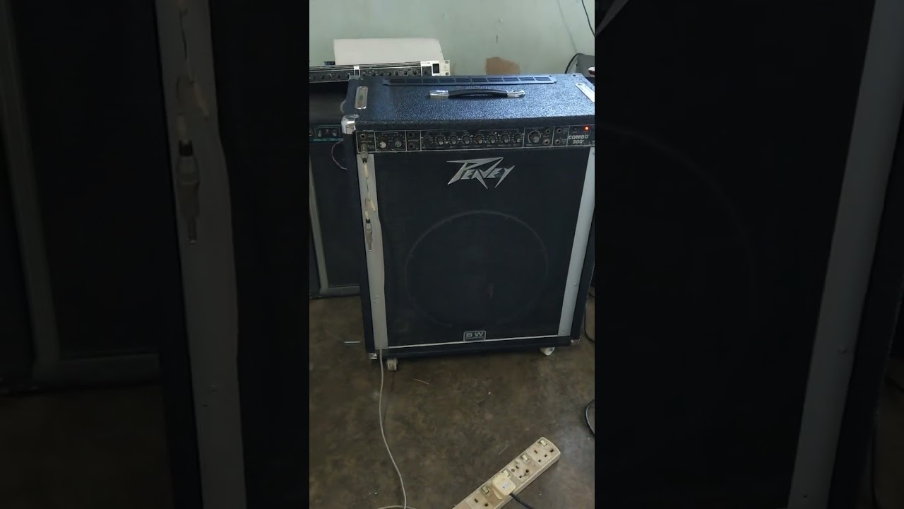 test ampli tua peavey combo 300