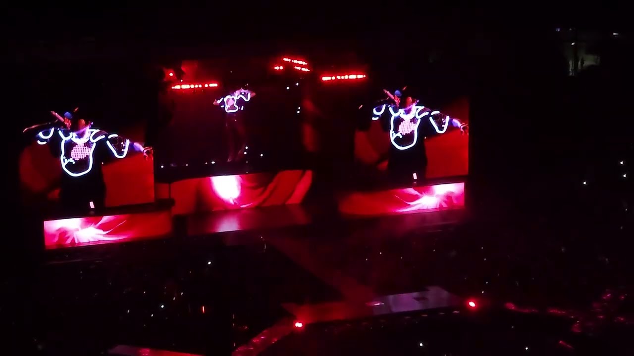 Chris Brown -  Wet The Bed, Sweet Love, Back To Sleep - Breezy Bowl XX Tour - Metlife Stadium (N2)
