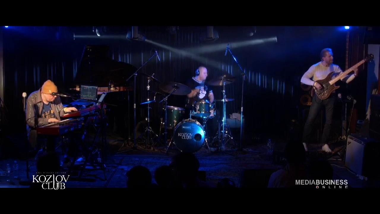 8.Near Life Experience - SCOTT KINSEY GROUP FEAT  GERGO BORLAI & HADRIEN FERAUD