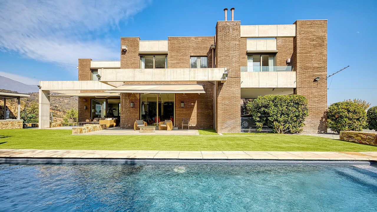 Casa Mediterránea en Valle Escondido, al lado de cancha de golf