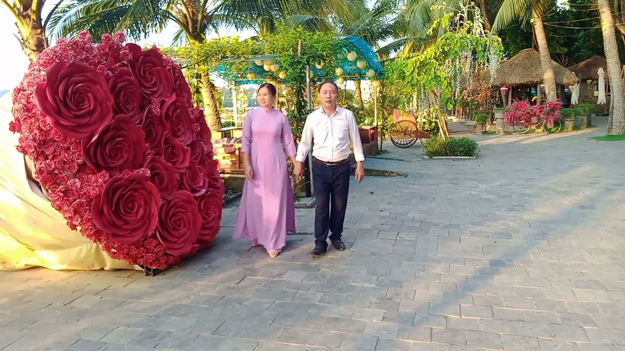 Thuyền hoa - ST Phạm Thế Mỹ 