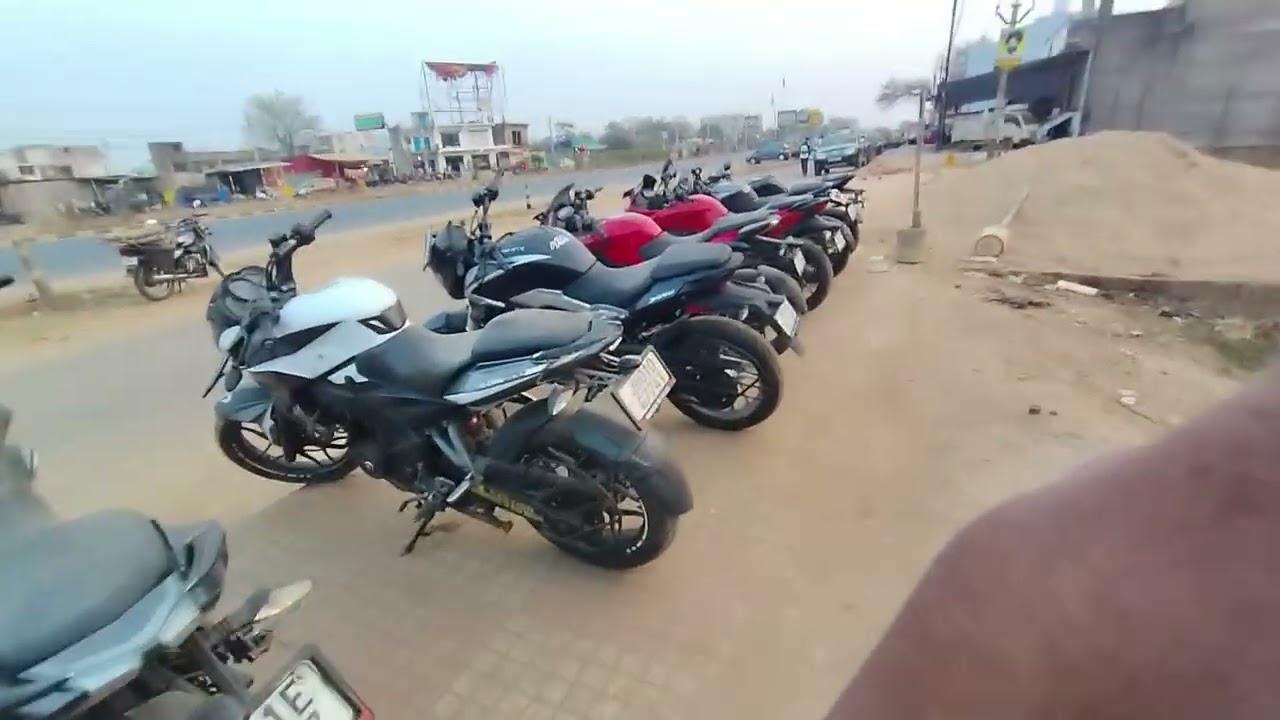 #Ham Dono Dost Kam Karne Ke Baad  #Dream Bike Dekhane  #Showroom Pahuch gaye #Shivaji Oficial Vlogs 