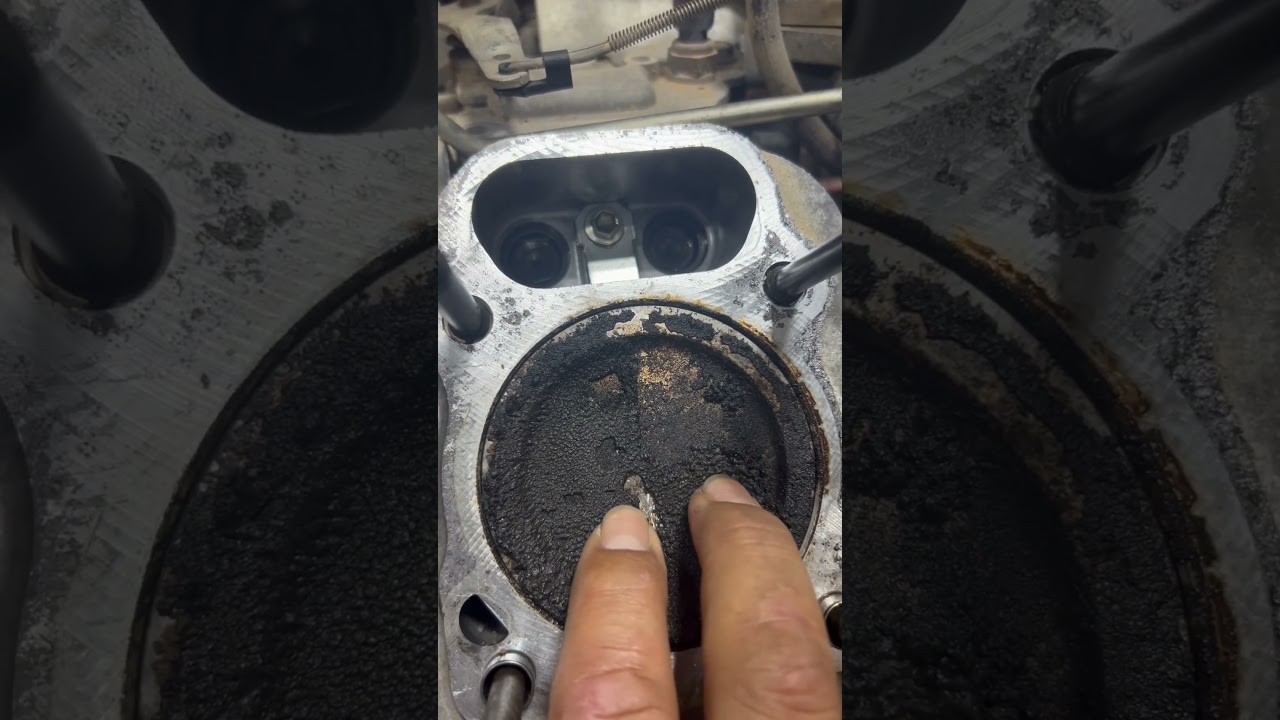 Smoking engine? Check piston and rings for excessive play. #pistonring #engine #pistons