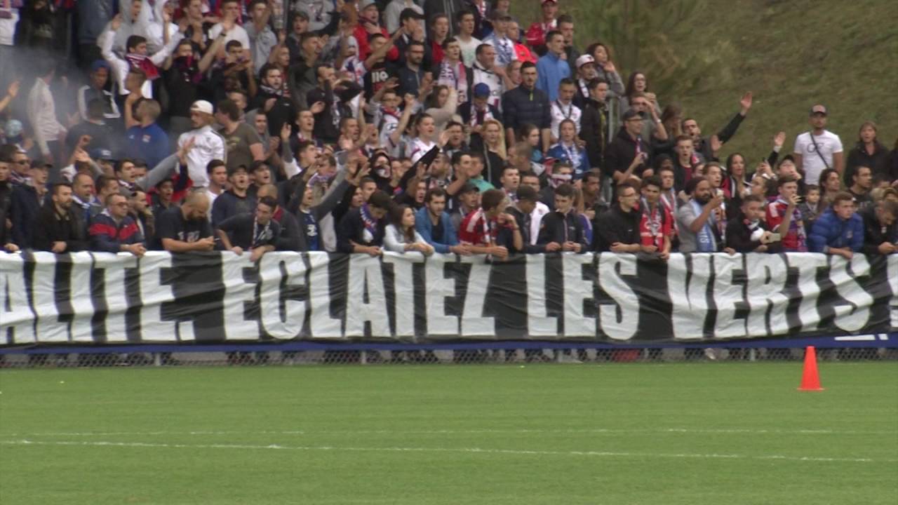 OL - ASSE : les supporters lyonnais au centre d'entraînement avant le derby
