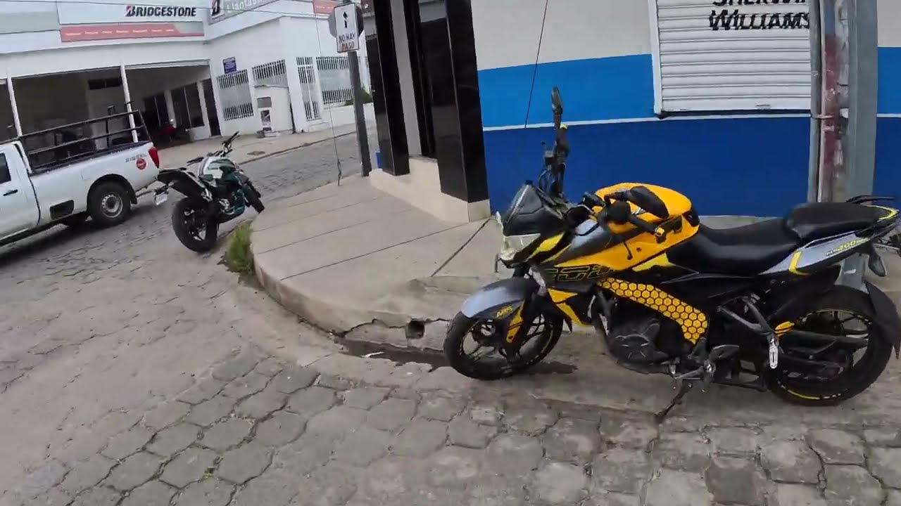 Estel&iacute;, Nicaragua streets walking tour with Insta360 Go3S
