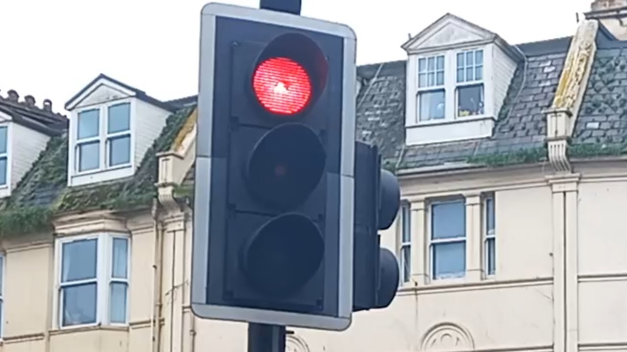 *broken beeper* PEEK elite traffic lights on Hyde road