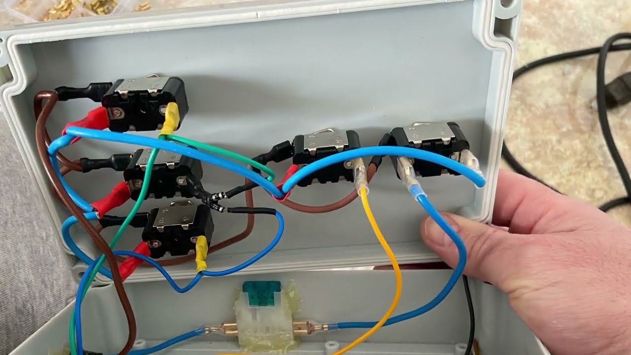 Mando y electroválvulas para atomizador suspendido marca General.