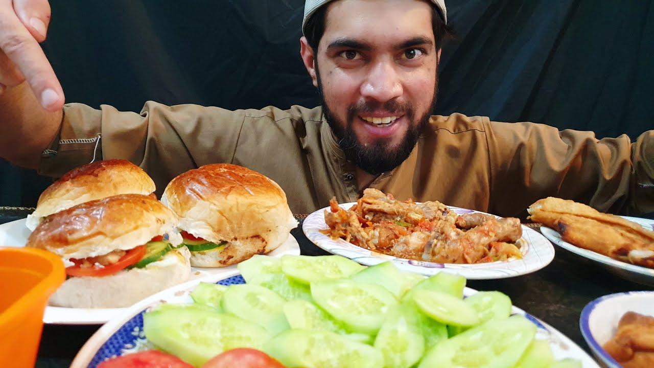 Eating Delicious Burgers with Spicy Chicken Curry and Crispy Chicken Tandoori Momo - Relaxing ASMR