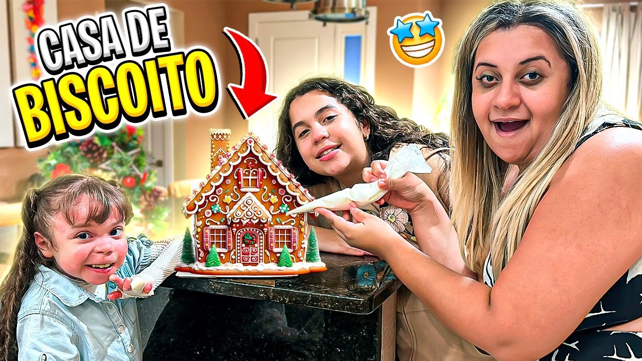 SARAH DE ARAÚJO E ELOAH FIZERAM UMA CASINHA DE BISCOITO DE NATAL COM A MAMÃE !