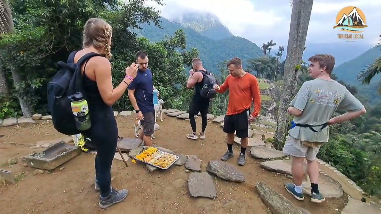 hand in hand  of Turismo local Santa Marta/Lost City trek/@turismolocalsm