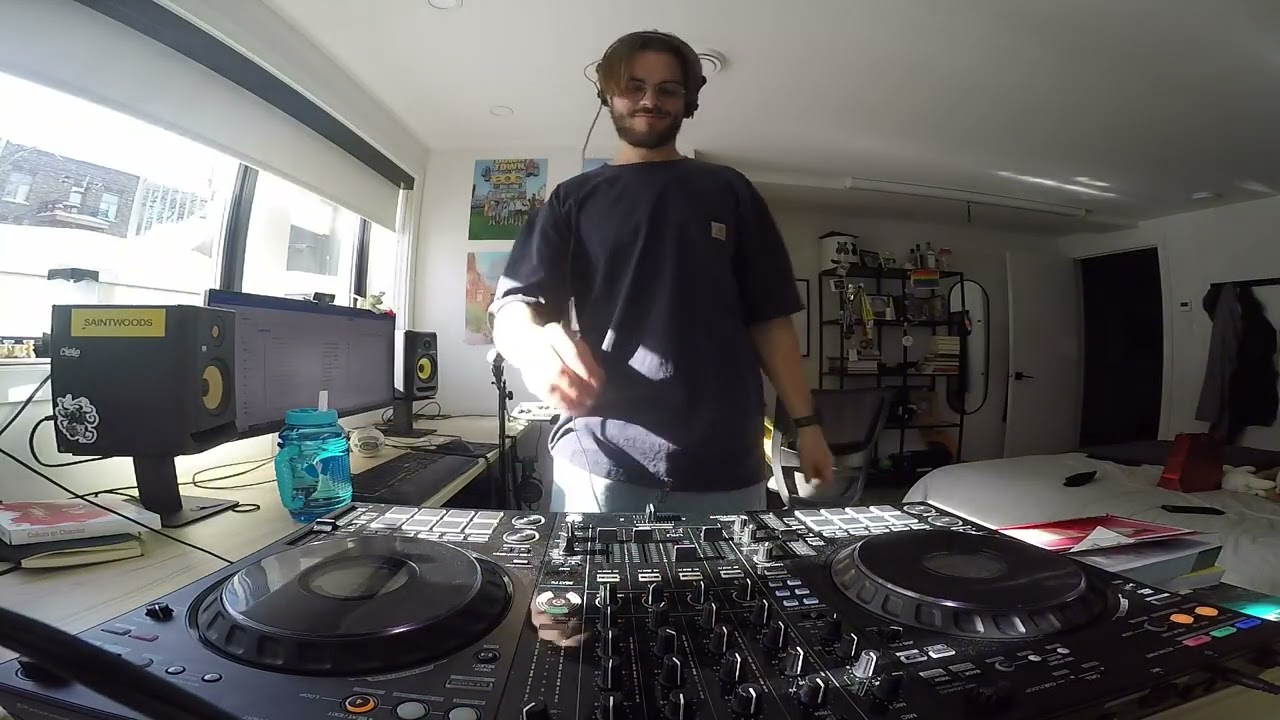 mixing some good good good house music
