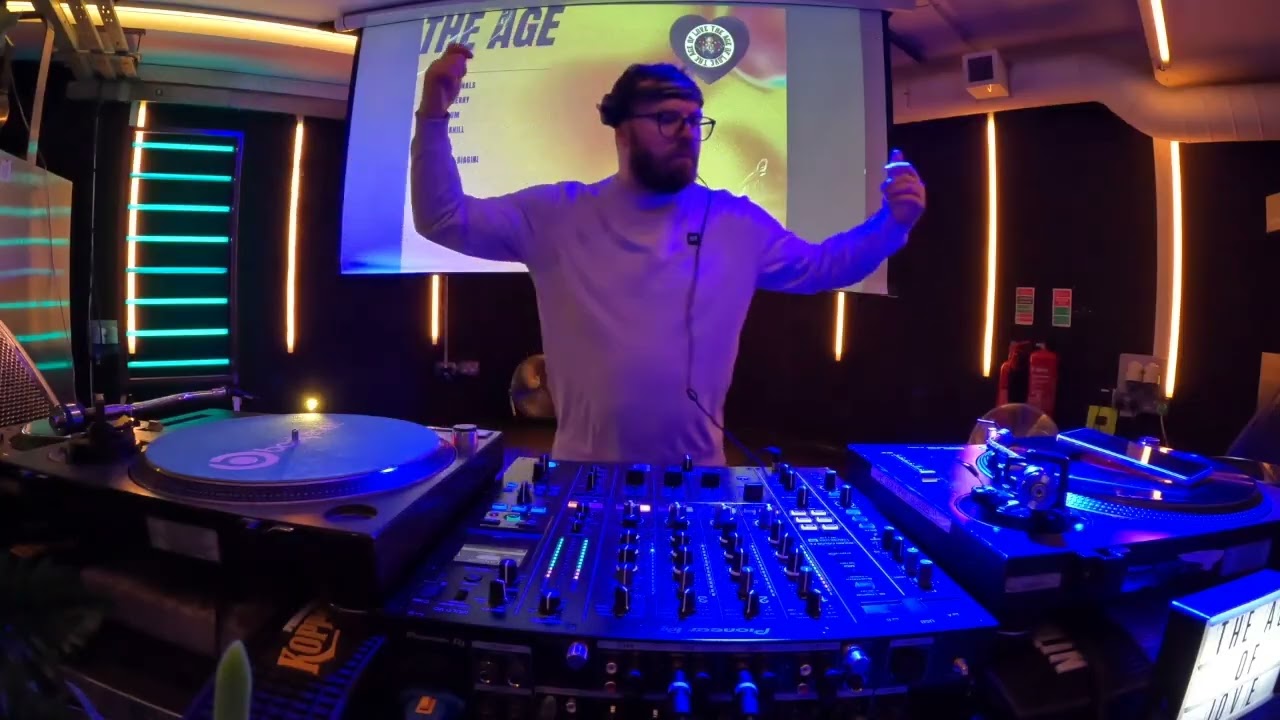 FX COZ live at The Age of Love - Racket Space Dublin