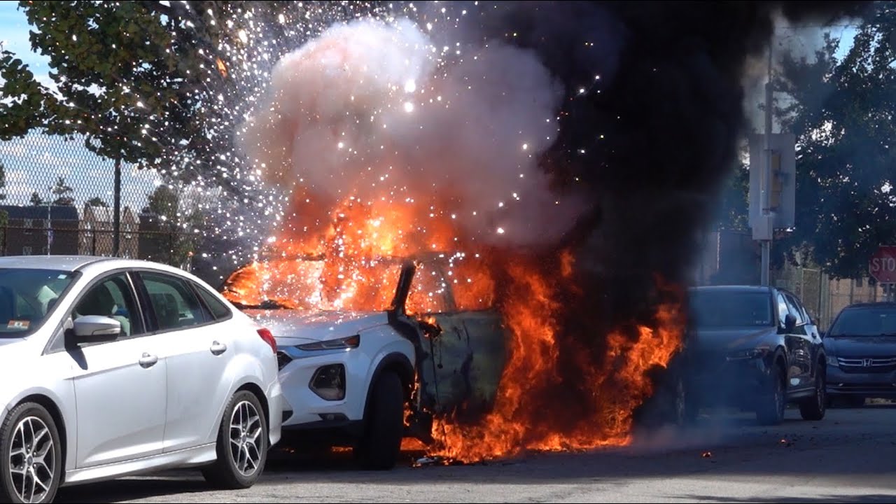 Philadelphia Fire Department Working Vehicle Fire - 1600 Hellerman St 9/28/22