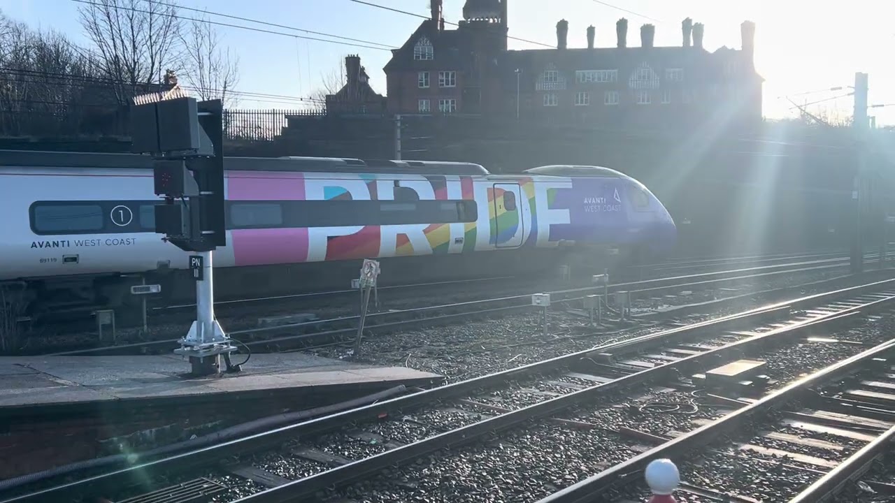 Avant west coast 390119 Glasgow Central to London Euston (Pride Pendolino )