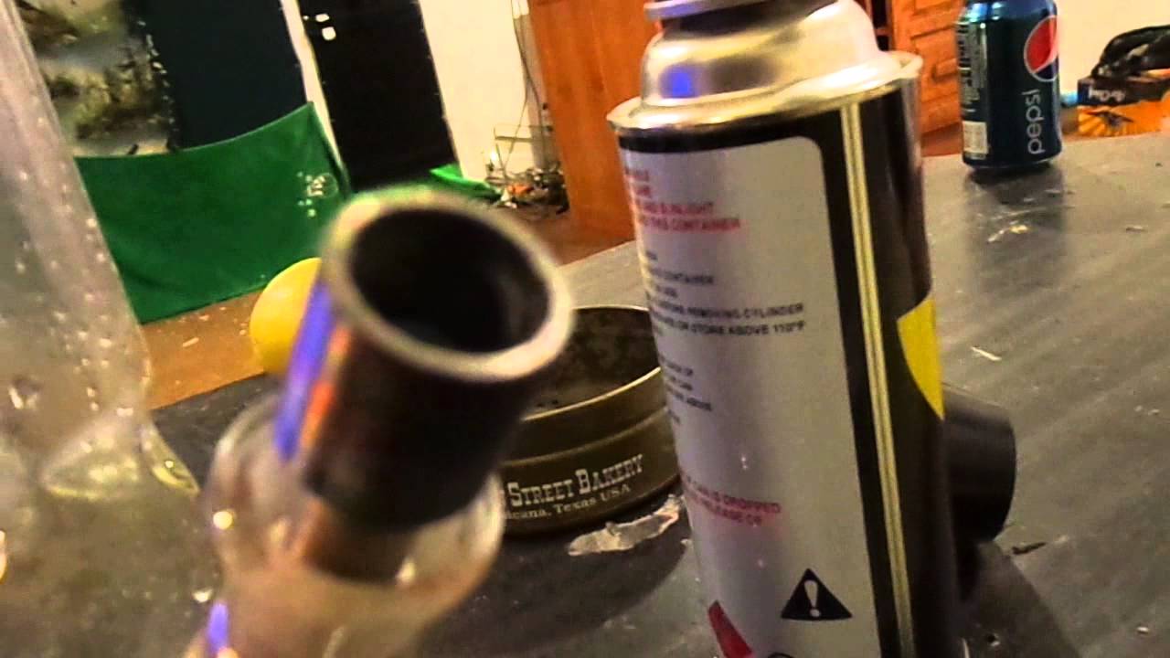 new bong and domeless nail.