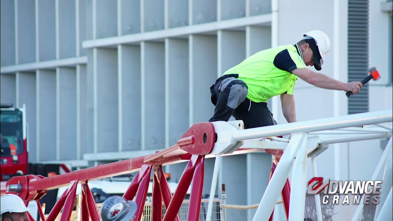 Dismantle of a Raimondi tower crane