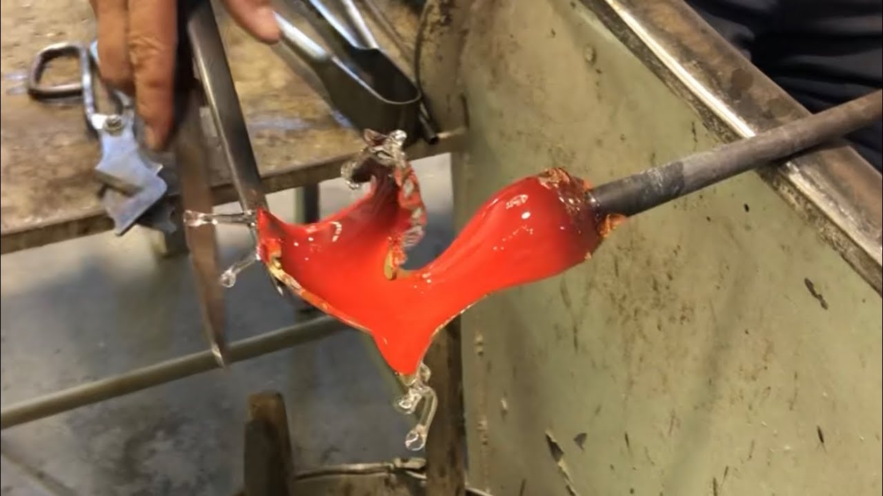 MURANO : Maestro Vetraio crea un CAVALLINO RAMPANTE in 3 minuti !!!