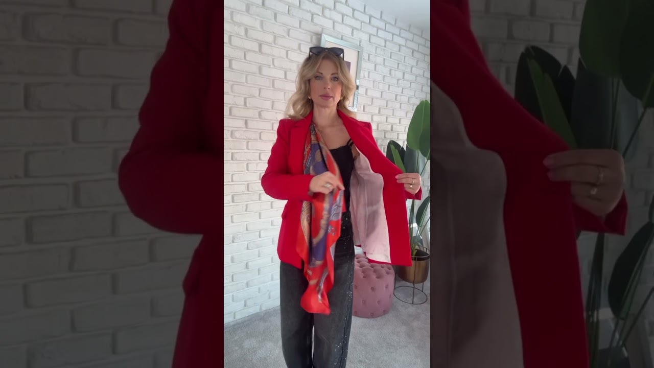 Spos&oacute;b na apaszkę ❤️ #scarftutorial #redjacket #moda #stylingtips #red #zaraspring