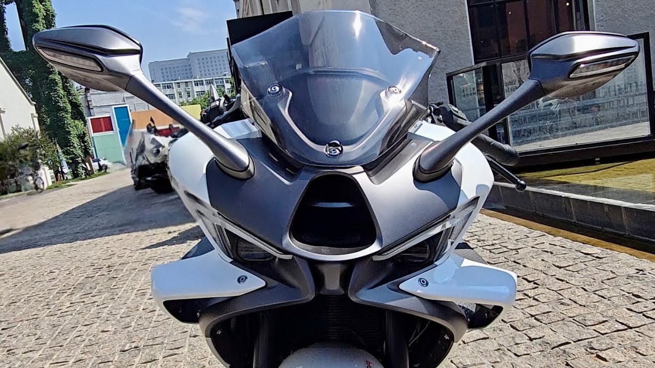 VOGE RR500S First Ride | English | New Inline 4 |