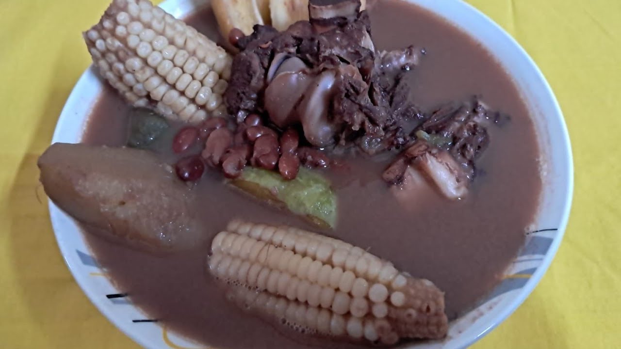 Sopa de Frijoles Rojos con Hueso de Cerdo 🐷