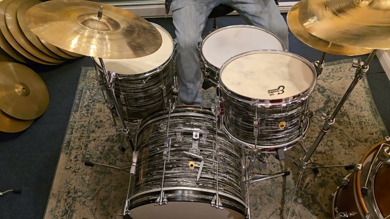 Ludwig 1966 Clubdate Outfit in Oyster Black Pearl with 14x4 Downbeat Snare and early 60s Zildjians