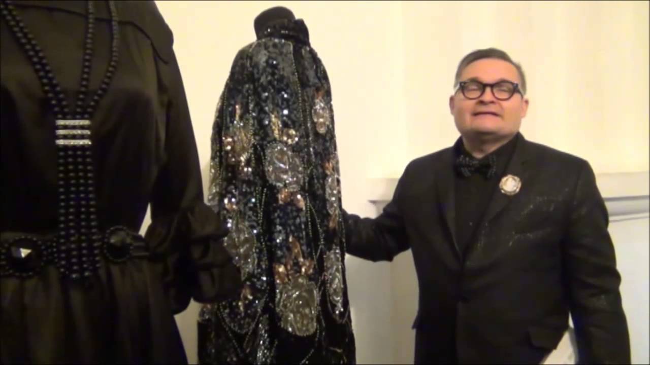 А.Васильев представил выставку 