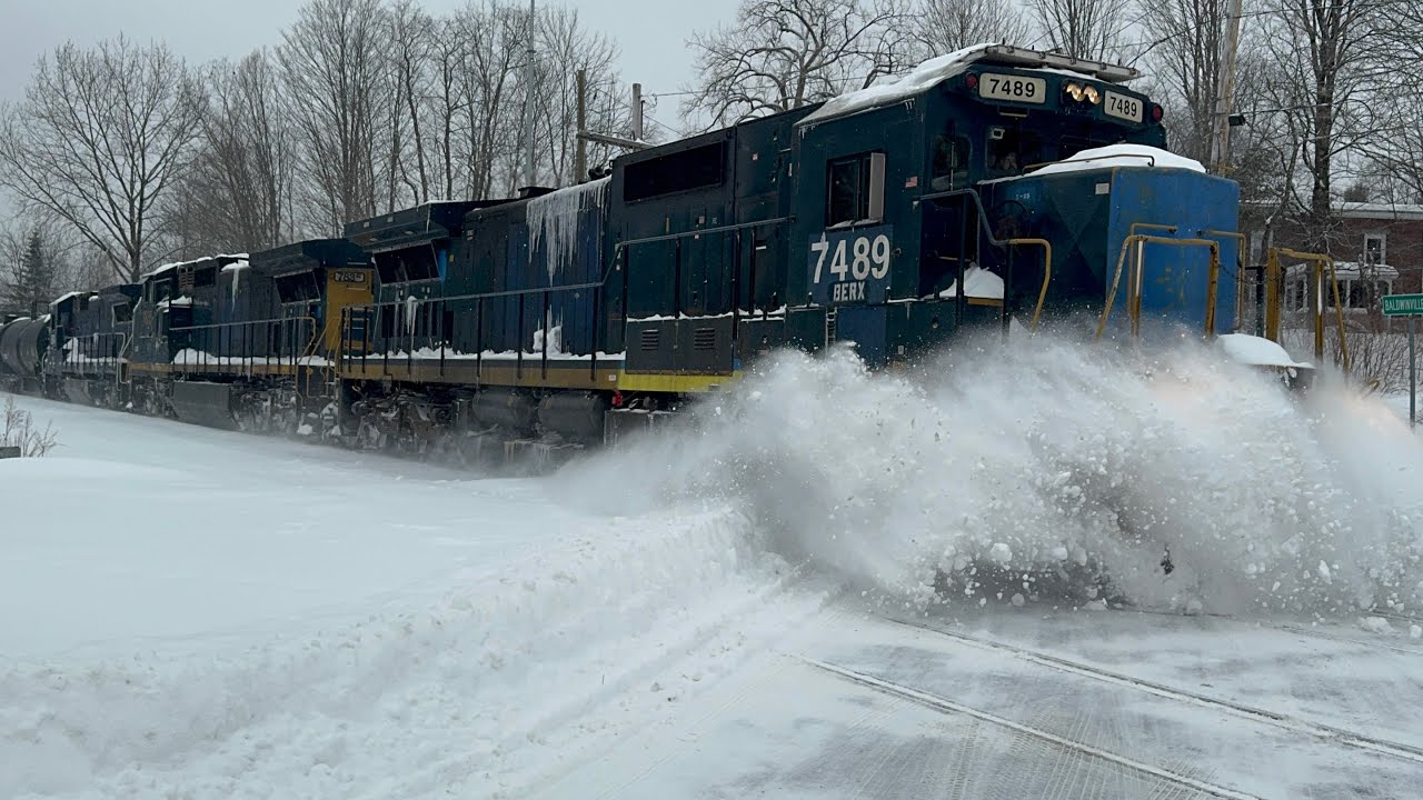 First AYED Post Blizzard W/ Unit Train of Empty Catania Spagna Cans Busts a Royalston Drift @ Rt 68