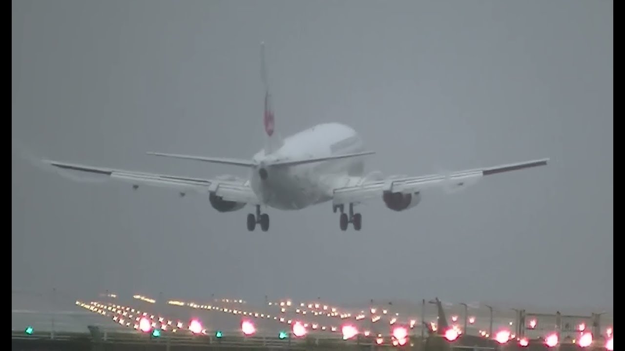 Extreme Crosswind Landings and Takeoff during typhoon. 飛行機のドリフト 横風着陸