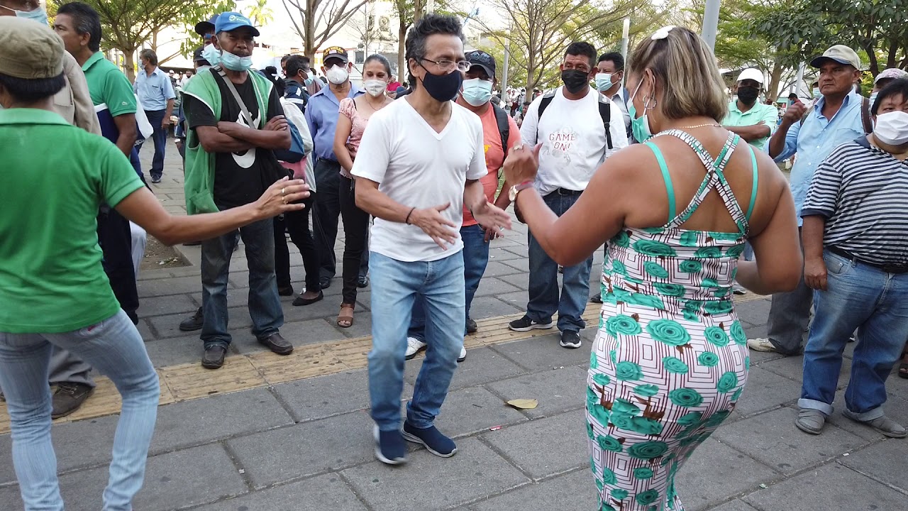 ANIBAL DELEITA LOS OJOS DE SUS ADMIRADORAS