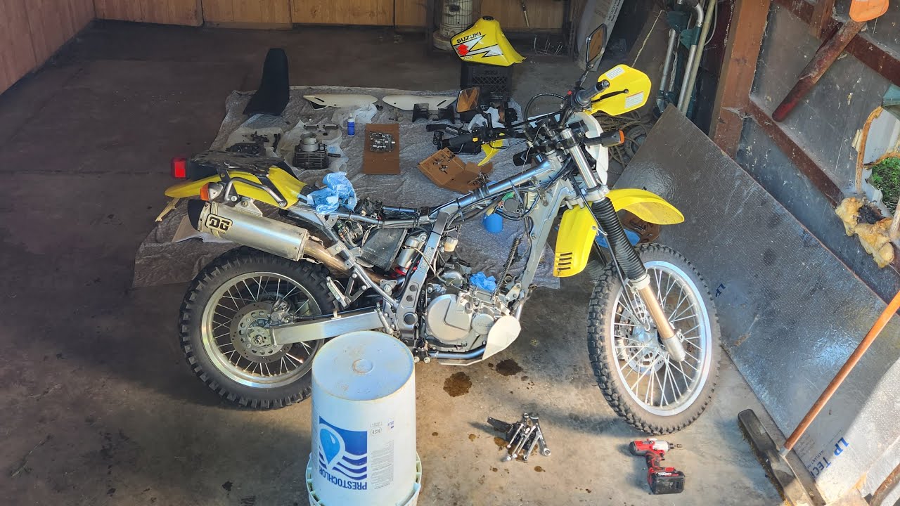 How To Replace a Base Gasket on a Suzuki DR650
