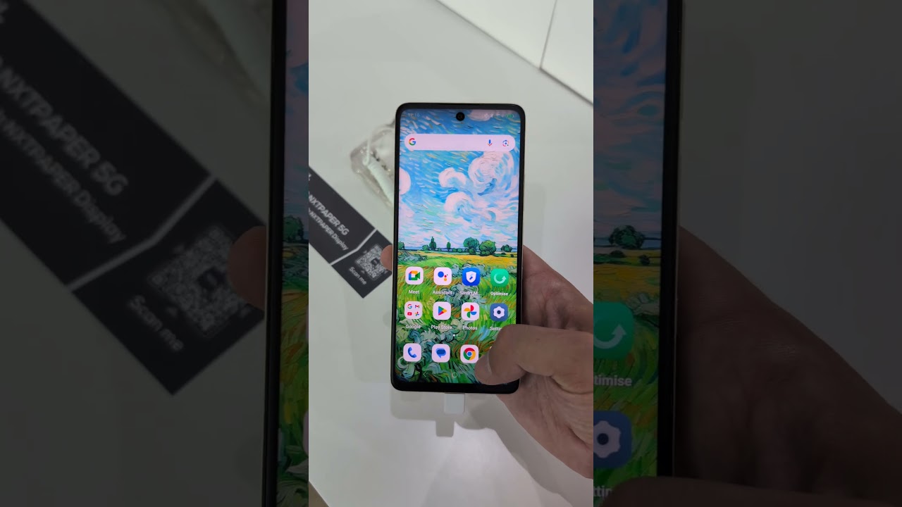 I&scaron;skirtiniu ekranu aprūpinto &bdquo;TCL 50 Pro NxtPaper&ldquo; veikimas