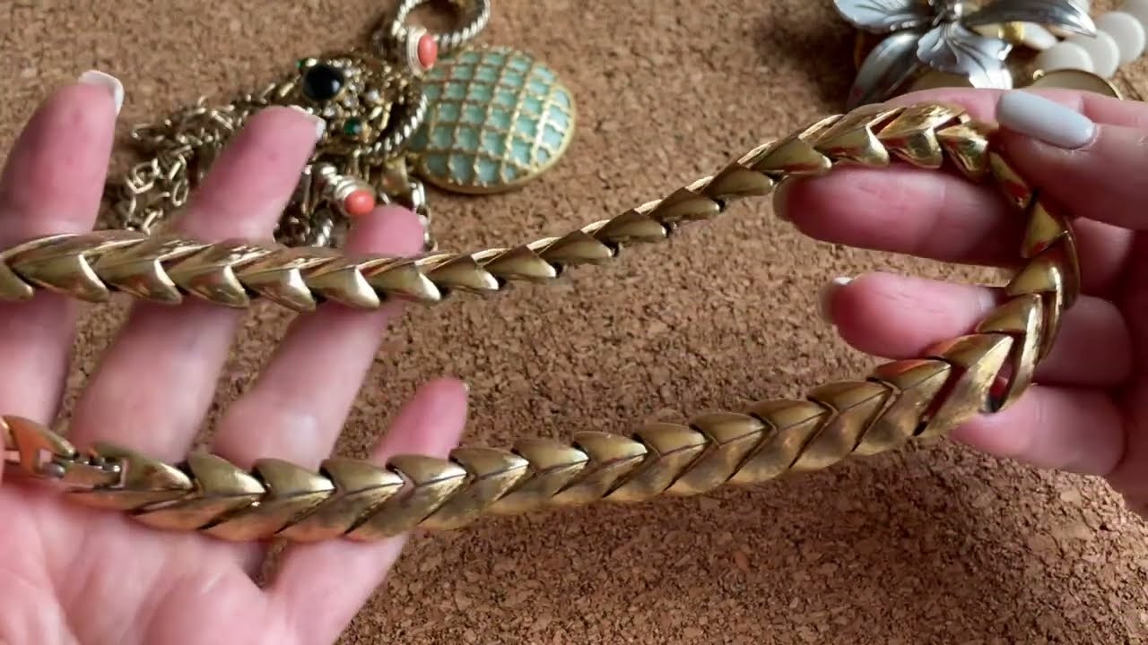 ПОВЕЗЛО в СЕКОНДЕ! Обзор находок, бижутерия, винтаж / Ищу клад в секонде