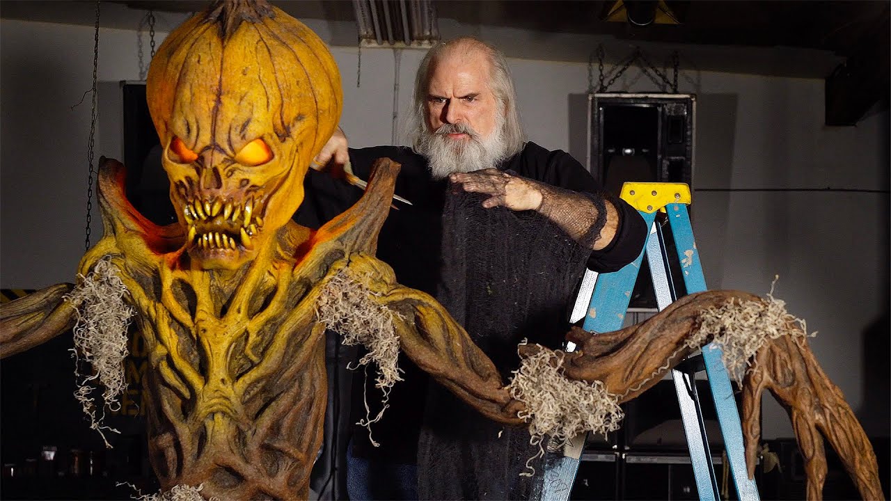 8 Ft. Pumpkin Stalker UNBOXING and Setup How To with Distortions Unlimited