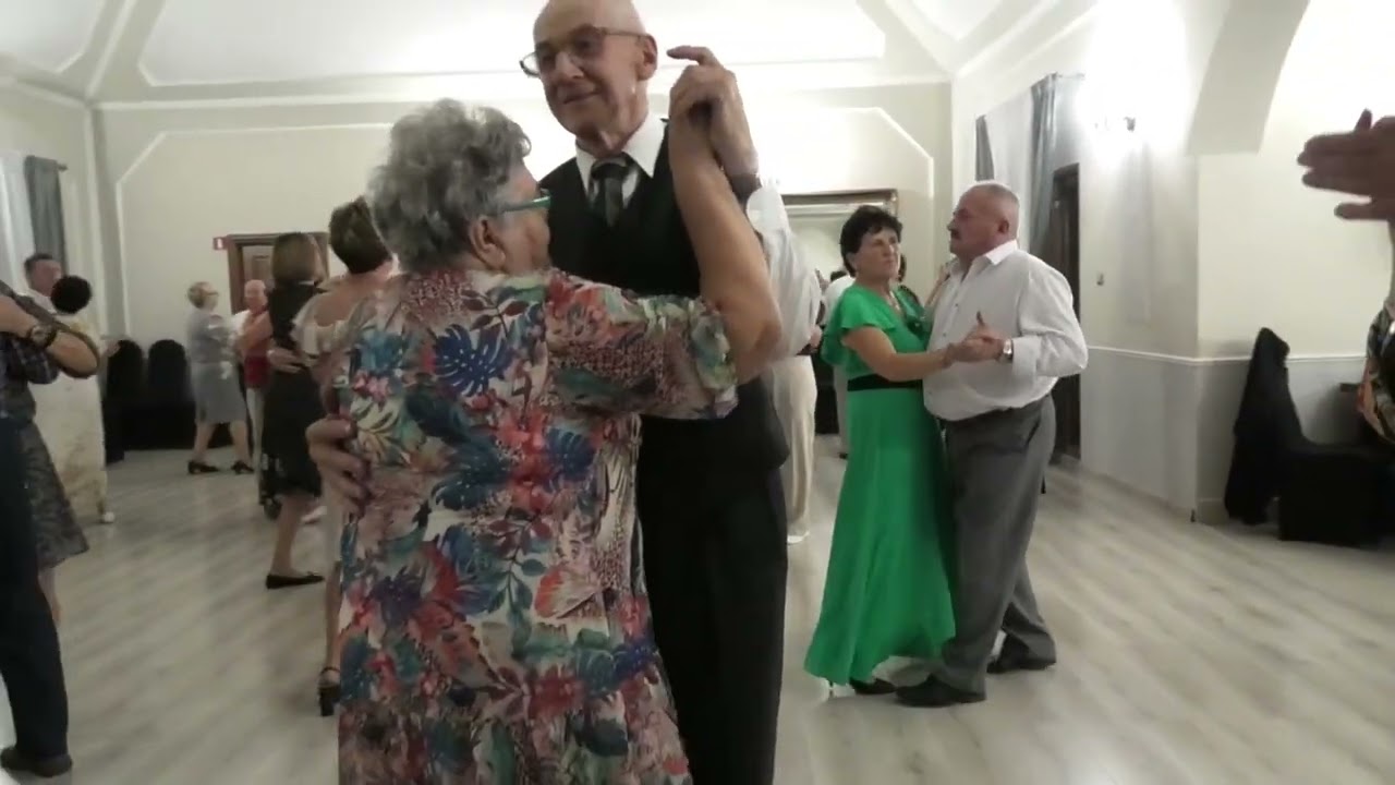 Piękna Pani w zielonej sukni i piękne tango ‐ Kapela Piotra Bińkowskiego w Złotym Dworze 04 10 2025