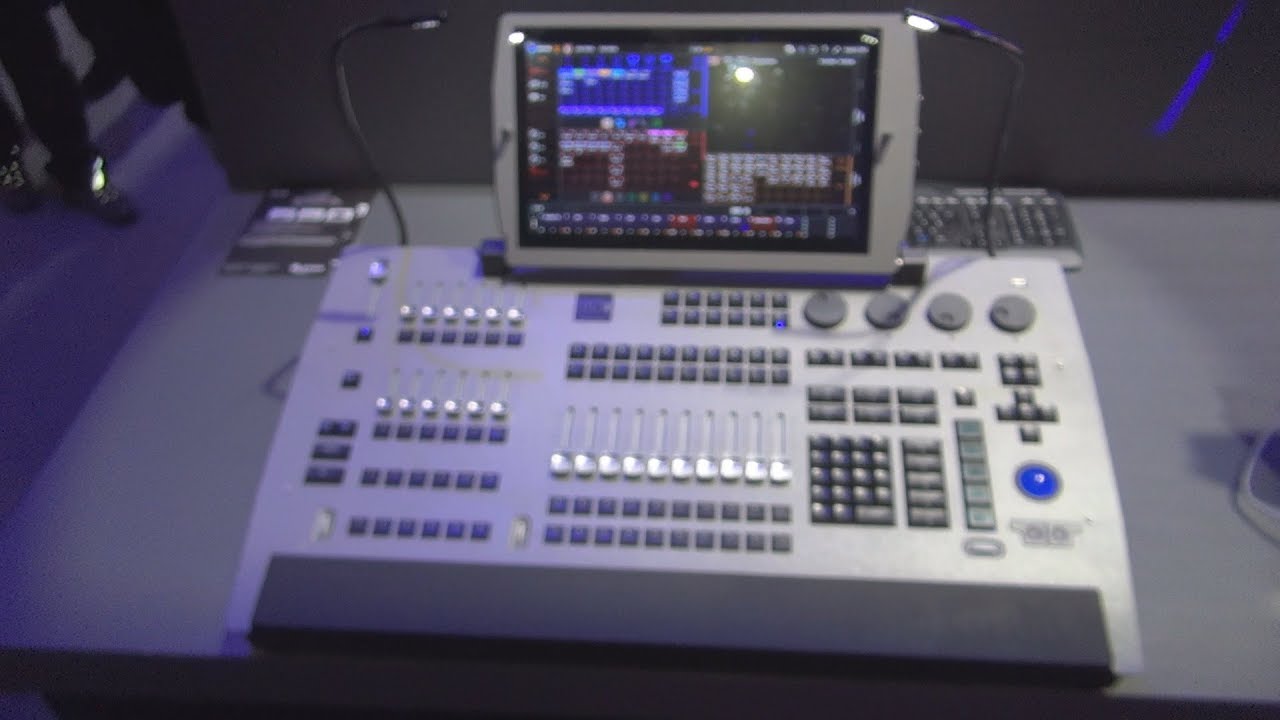 Martin Professional M1 HD All-in-One Lighting Desk Review
