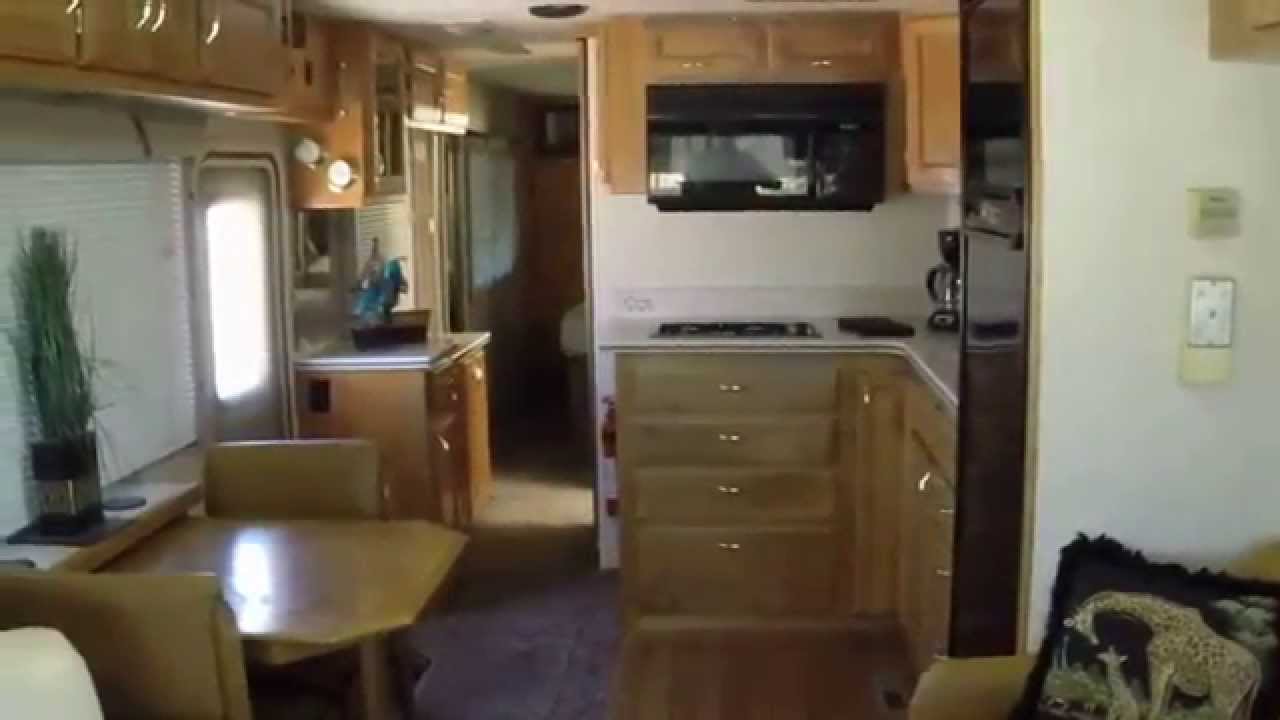 Beautiful 36' Diesel Pusher Safari Sahara 300HP CAT IMMACULATE CONDITION FOR SALE
