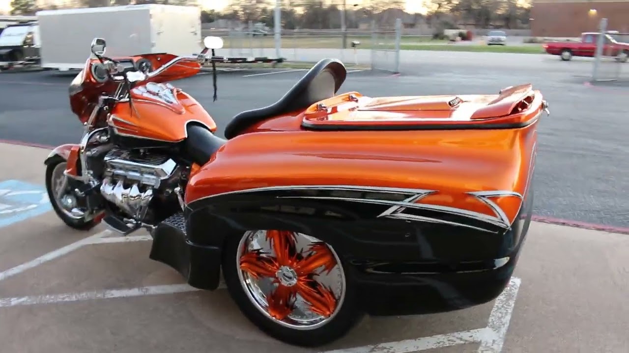 2007 Boss Hoss Trike, 502 Big Block, automatic, less than 4k miles