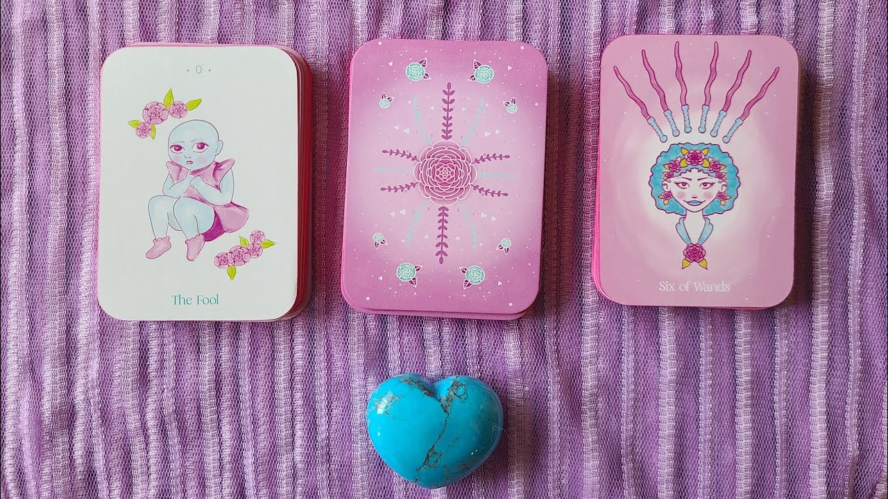 🩵Review of Velouria's Tarot By Samantha Rook 🩷