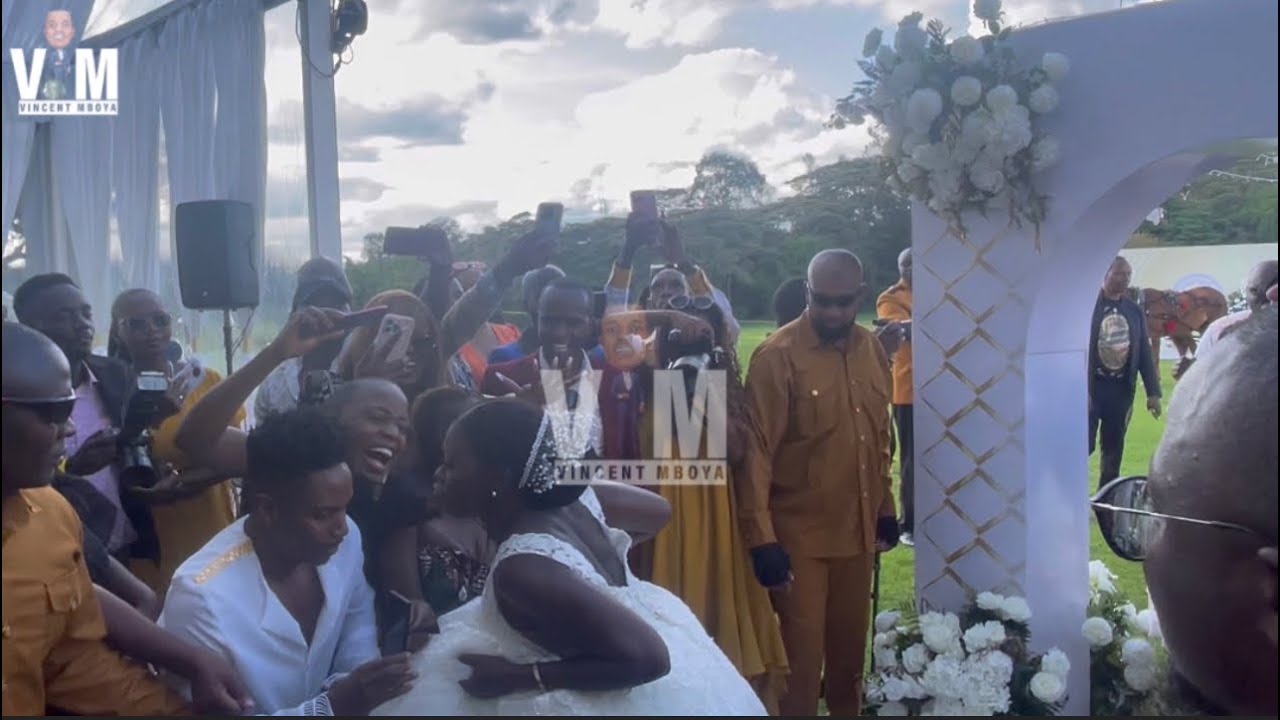 AKOTHEE & ERIC OMONDI DANCE FUNNILY AT THE RECEPTION AKOTHEE’s WEDDING!
