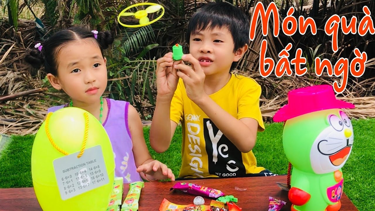 Stin Dâu Làm Việc Nhà & Món Quà Bất Ngờ (^_^) Dạy Bé Biết Giúp Đỡ Cha Mẹ