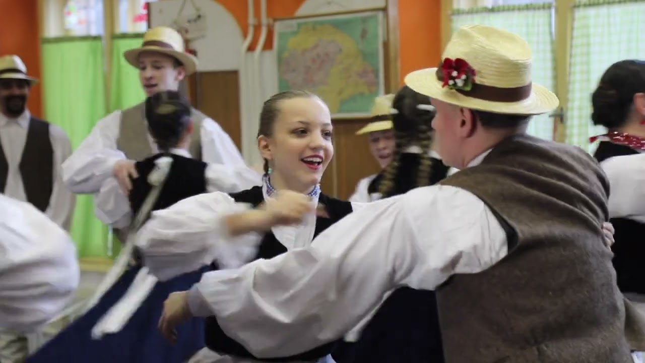 Hongrie Makó Forgatos Tàncegtüttes Küküllö Menti Tàncok / Hungary Local danse
