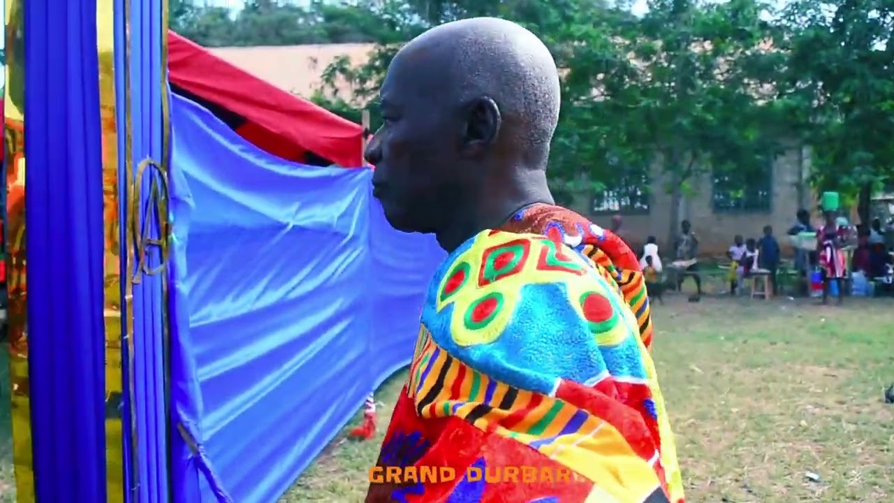 WHEN NANANOM ENTERED THE DURBAR GROUNDS