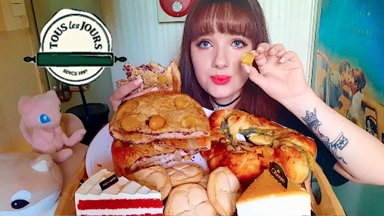 GIANT KOREAN BREADS, CAKES & COOKIES 🍰TOUS LES JOURS MUKBANG 🥐 뚜레쥬르 먹방